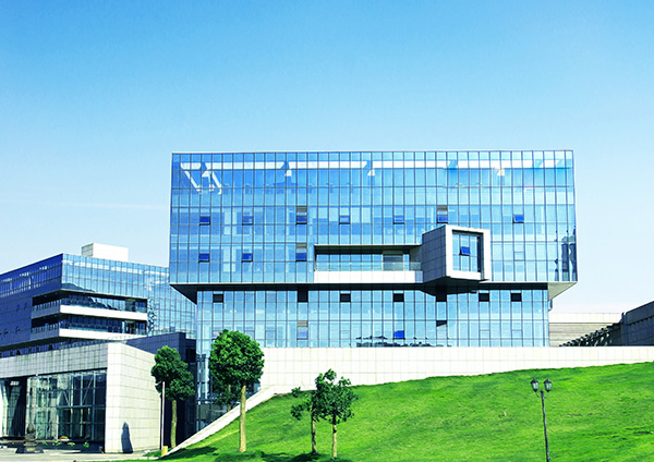 可逆錘式破碎機(jī)案例